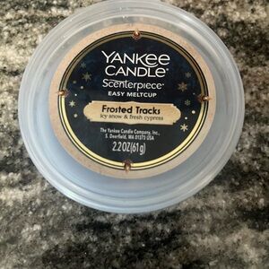 Yankee Candle Scenterpiece MeltCup with Frosted Tracks Scent
